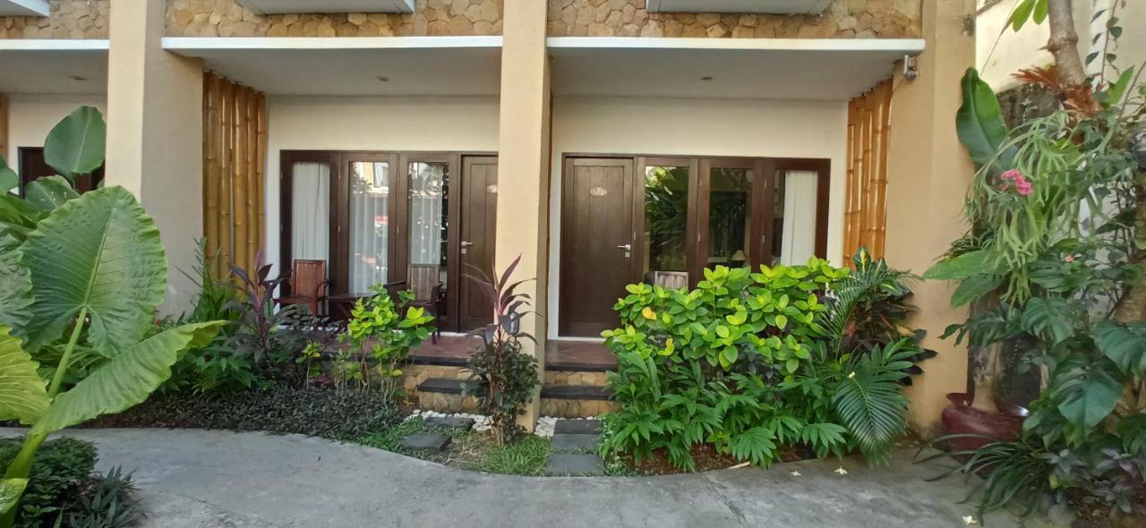 Suris Boutique Hotel Kuta  Exterior photo