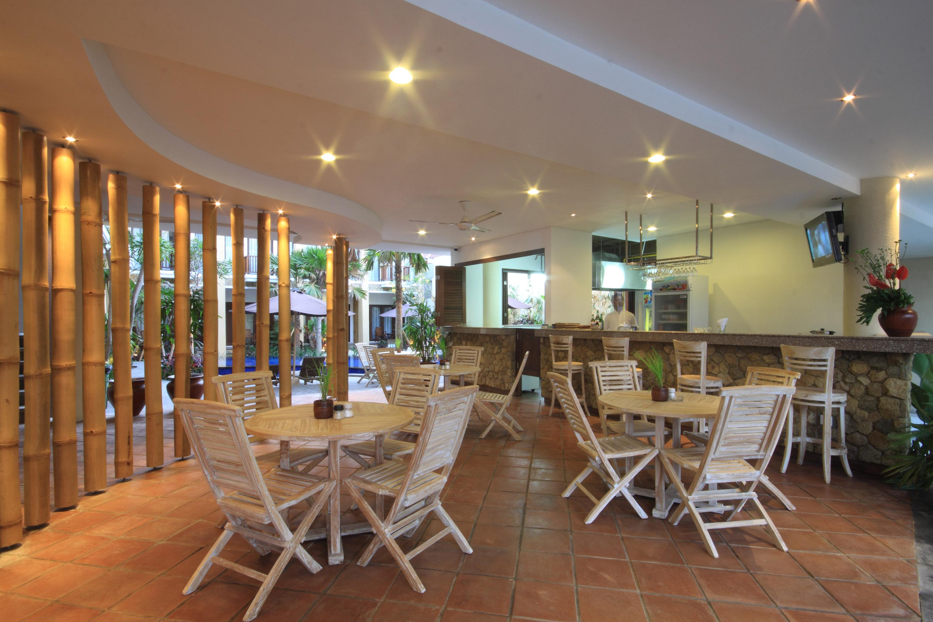 Suris Boutique Hotel Kuta  Exterior photo